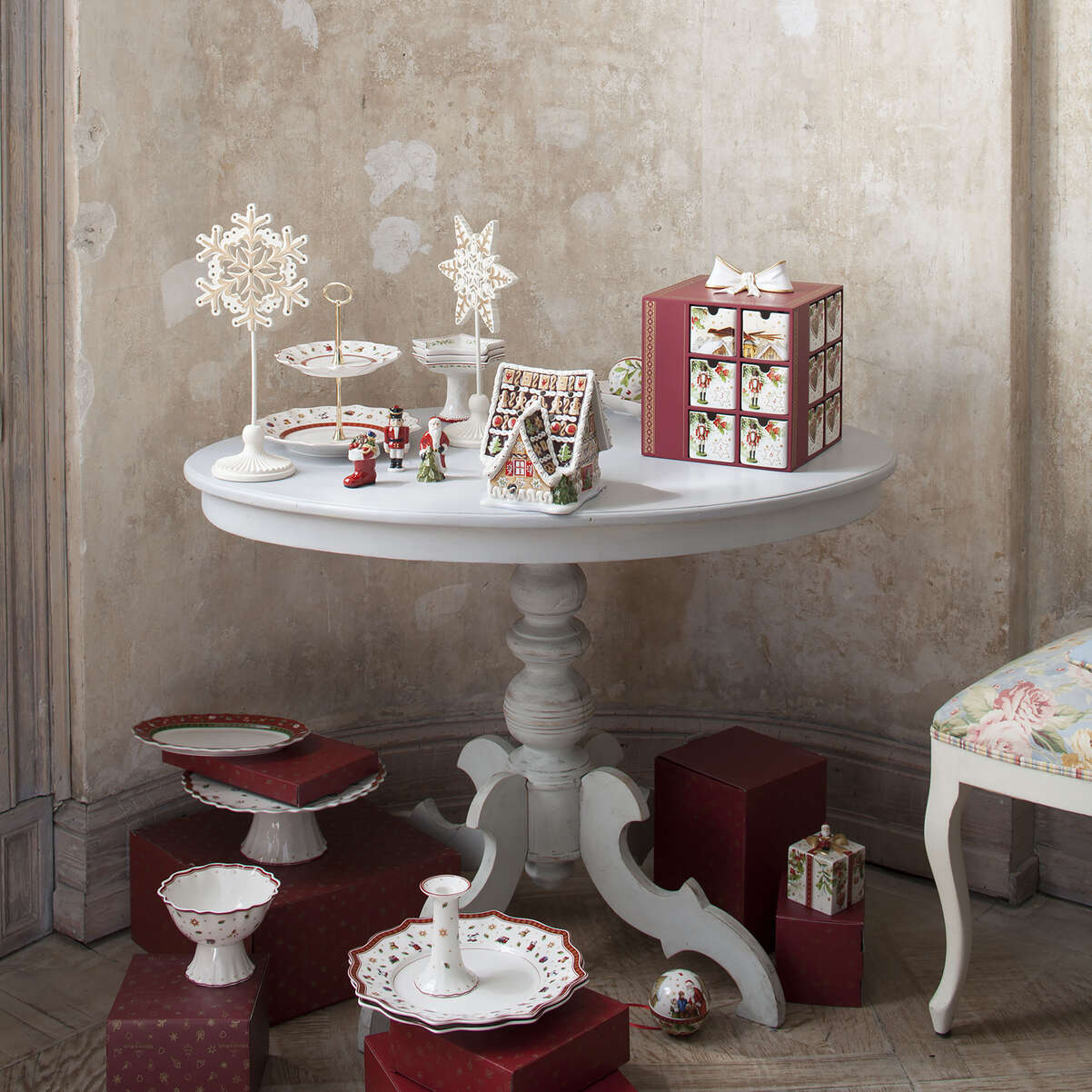 Villeroy & Boch Toy's Delight Alzata Natalizia Piccola Rossa
