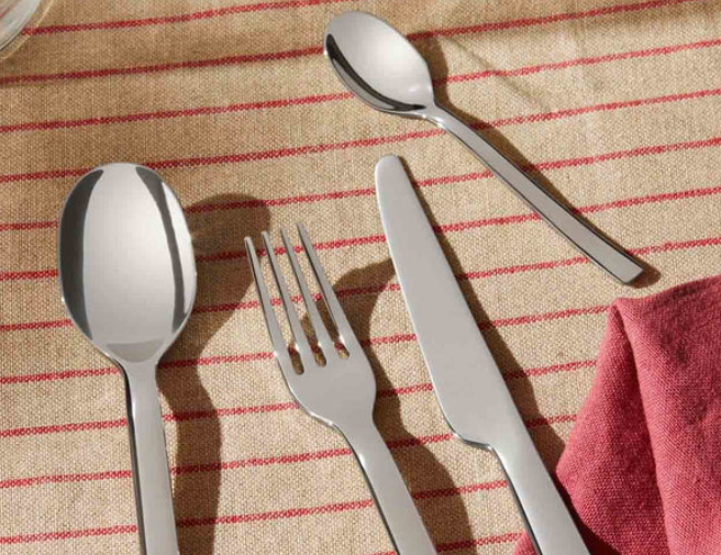 Alessi Ovale REB09S24 Servizio Completo di Posate di Design, 24 Pezzi in Acciaio Inox