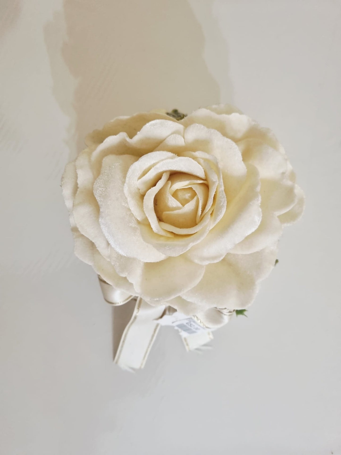 FIORI DI LENA - POUFF BIANCO LATTE CON ROSA VELLUTATA BIANCA