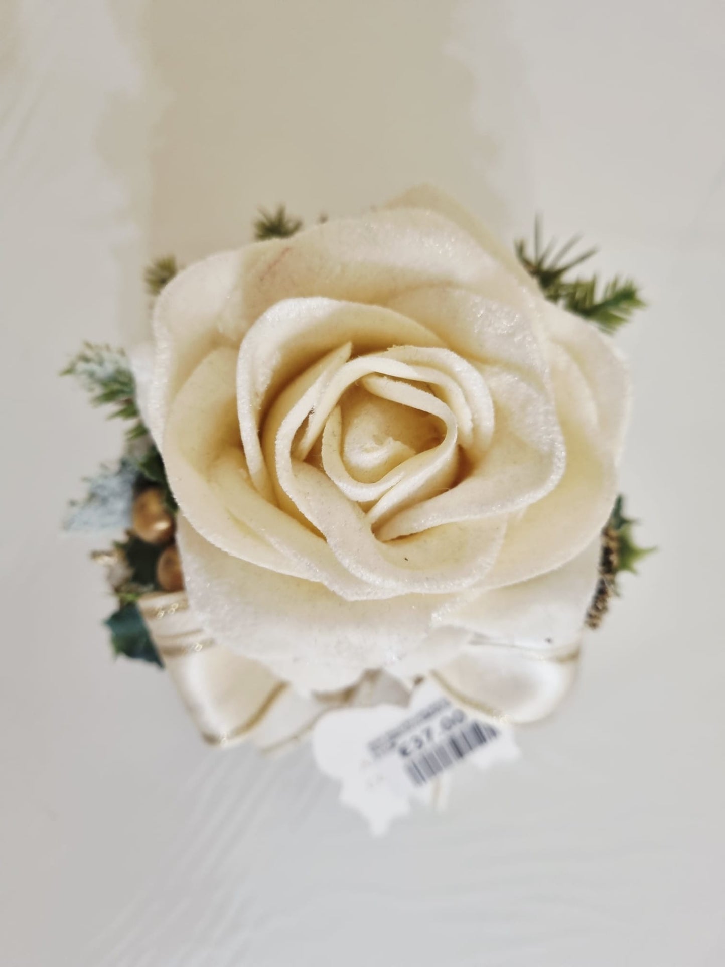 FIORI DI LENA - POUFF BIANCO LATTE CON ROSA VELLUTATA BIANCA