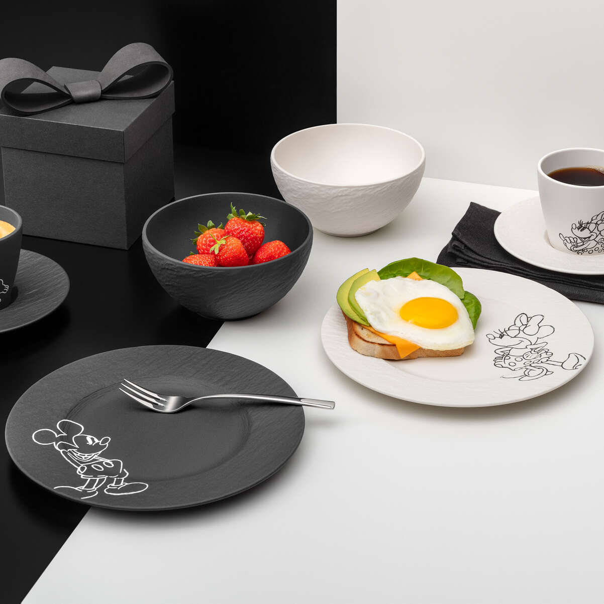 Villeroy & BochDISNEY Manufacture - Mickey Mouse Piatto da dessert/ colazione bianco/nero, Ø 21,7 cm, Premium Porcelain