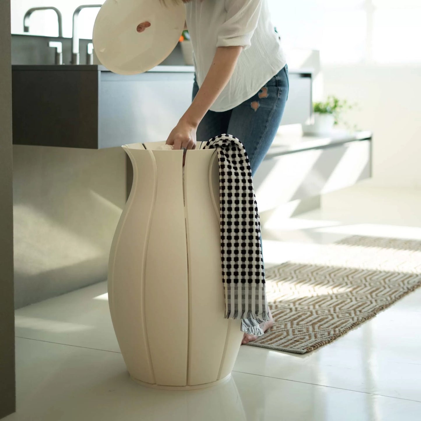 Guzzini Portabiancheria Ninfea in Plastica Riciclata 63lt