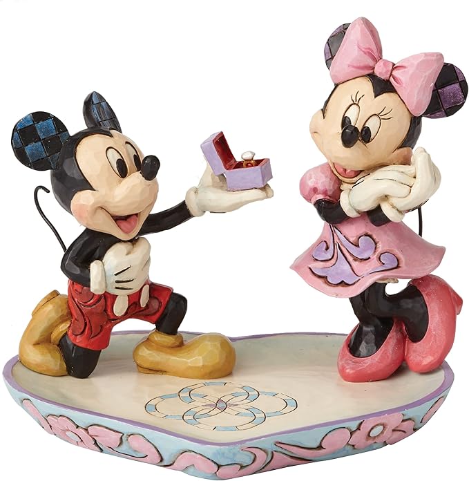 A Magical Moment Statuetta di Mickey Mouse che propone il matrimonio a Minnie Mouse con motivo a cuore, di Jim Shore