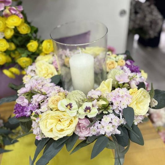 Fiori Di Lena Centrotavola Pasquale con Peonie, Ortensie e Candela