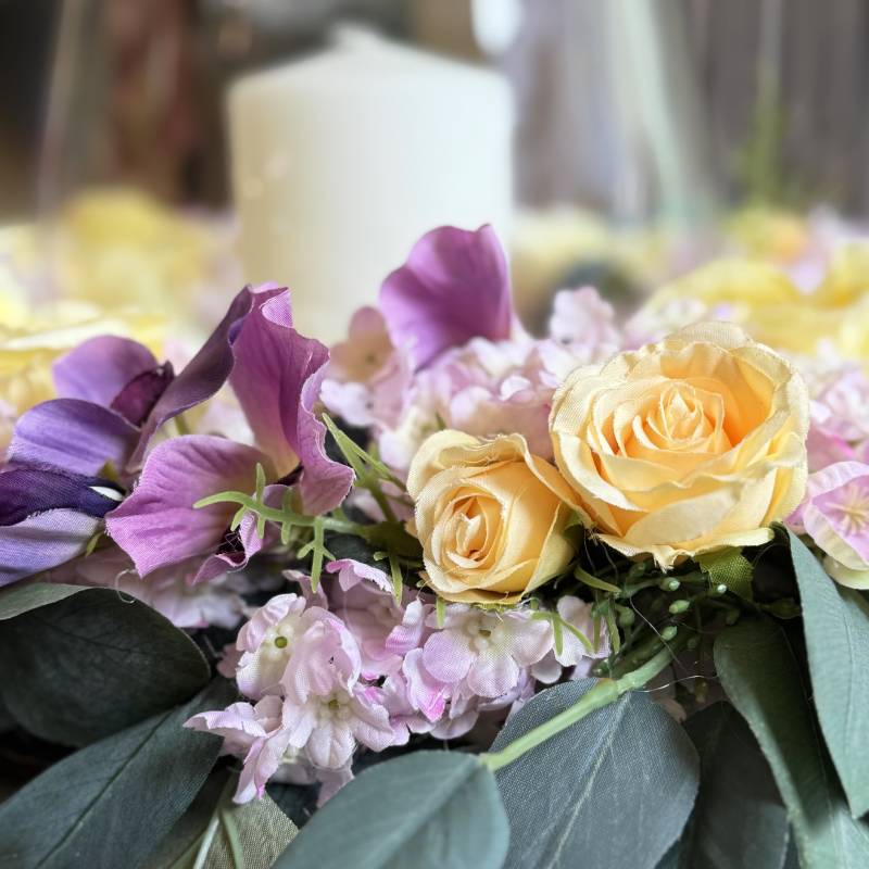 Fiori Di Lena Centrotavola Pasquale con Peonie, Ortensie e Candela