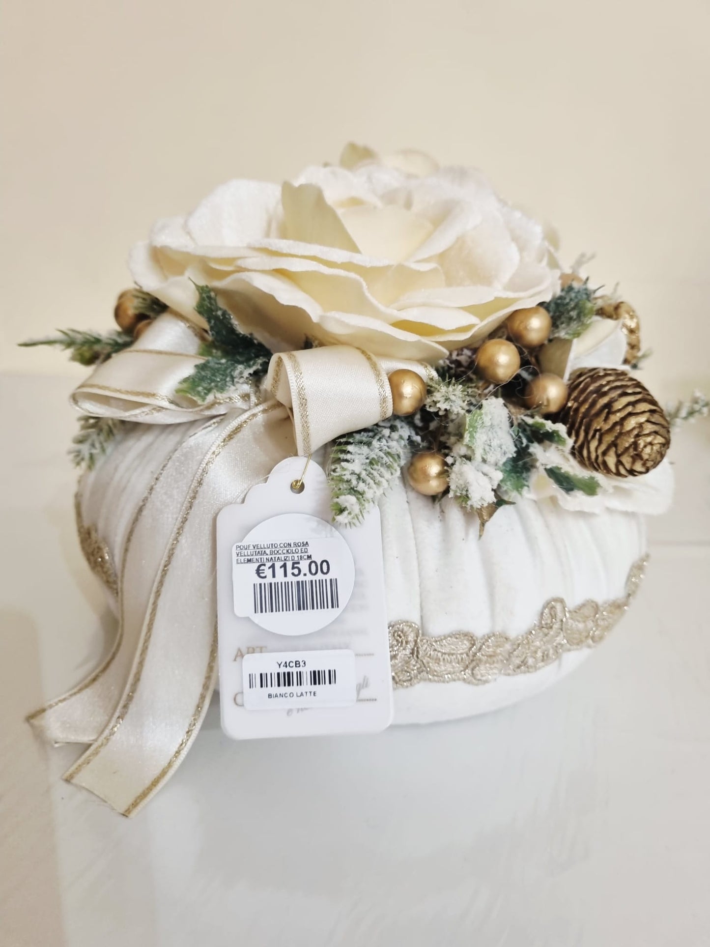 FIORI DI LENA - POUFF BIANCO LATTE CON ROSE VELLUTATE BIANCHE