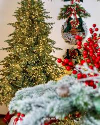 ALBERO DI NATALE - PINO VERDE con 6000 LED - H.270 CM - FIORI DI LENA