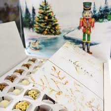 OREFICE Box Natalizia Con Deliziosi Cioccolatini Assortiti Tra Nudi E Bacetti 200Gr