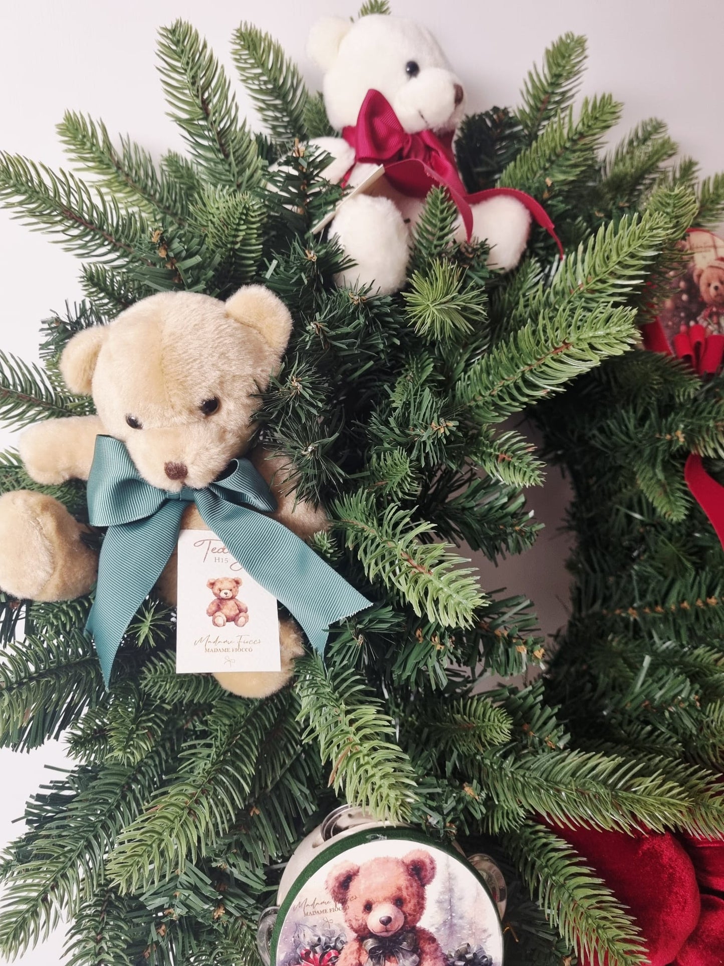 EDG Enzo De Gasperi Ghirlanda Natalizia Pino Argentato D60 cm con fiocchi e orsetti Madame Fiocco'